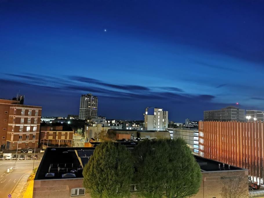 Paramount City View Swindon Exterior foto